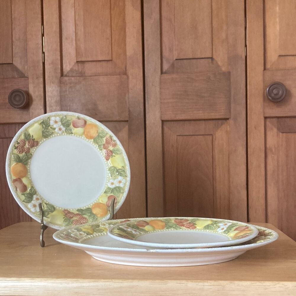 Vintage Vernon Ware Metlox “Della Robbia” 2 Dessert Plates & 1 Platter